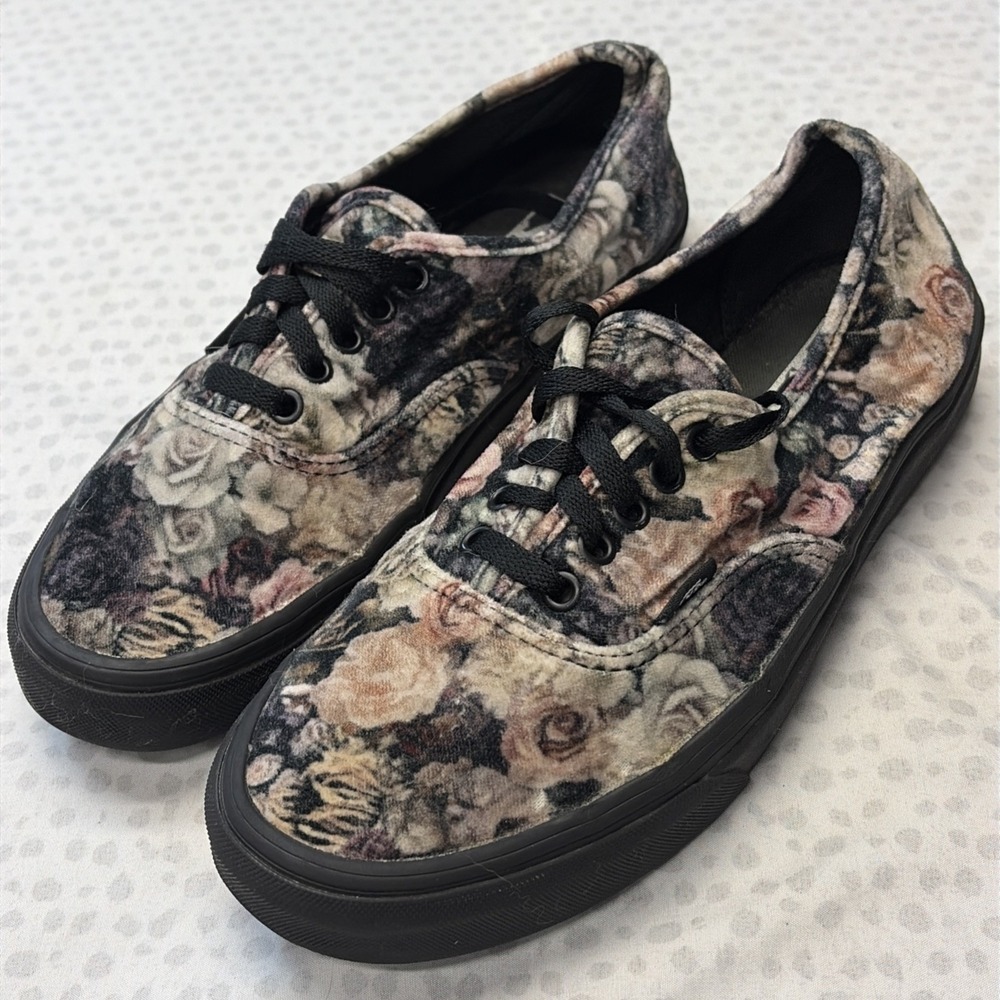 Vans Floral Velvet Roses Pattern Black Sole Sneakers Unisex Women's 10/Men's 8.5